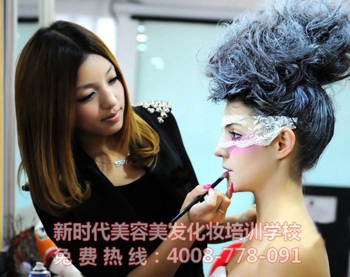 作为初学者化妆之前必须准备什么？新手怎么学化妆？