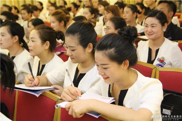 新时代就业班学员课堂花絮 (57).jpg