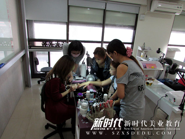 想学美甲去哪里学比较好？学美甲有前途吗？