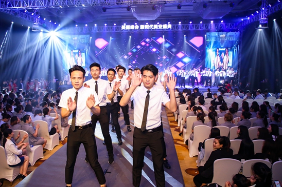 学历低学什么有发展_学习美发好不好